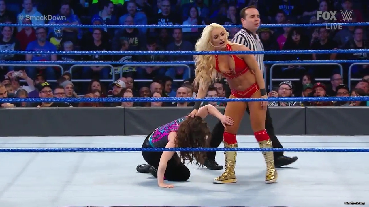WWE_Friday_Night_SmackDown_2019_12_13_720p_HDTV_x264-NWCHD_mp40202.jpg