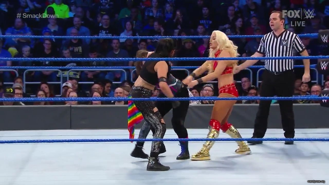 WWE_Friday_Night_SmackDown_2019_12_13_720p_HDTV_x264-NWCHD_mp40210.jpg