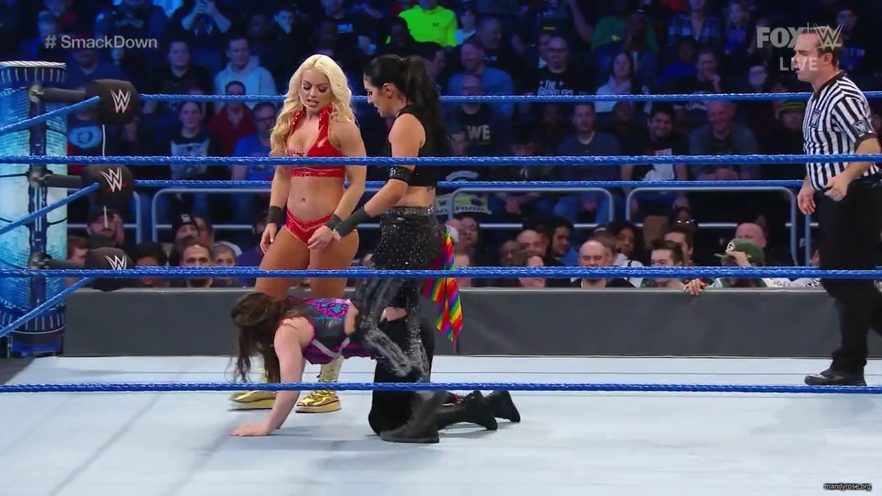 WWE_Friday_Night_SmackDown_2019_12_13_720p_HDTV_x264-NWCHD_mp40214.jpg