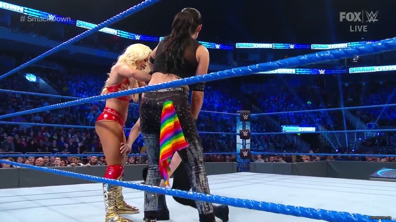 WWE_Friday_Night_SmackDown_2019_12_13_720p_HDTV_x264-NWCHD_mp40218.jpg