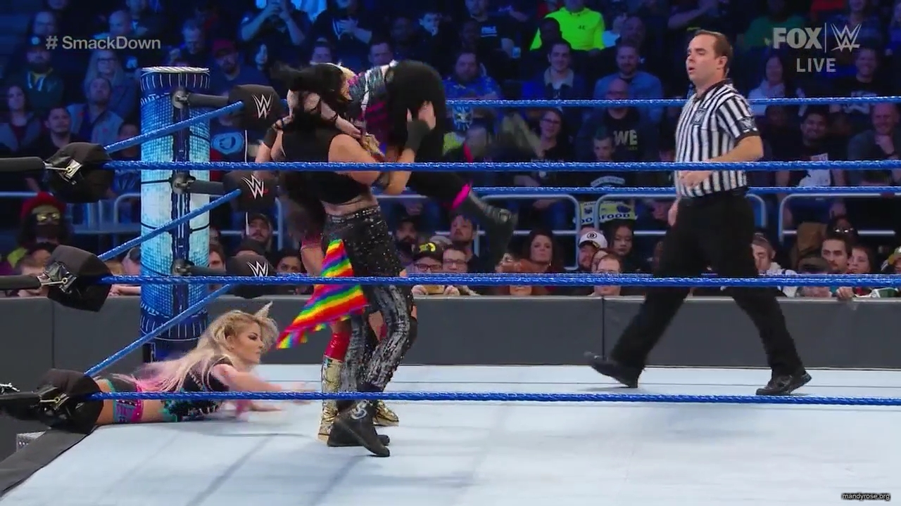 WWE_Friday_Night_SmackDown_2019_12_13_720p_HDTV_x264-NWCHD_mp40222.jpg