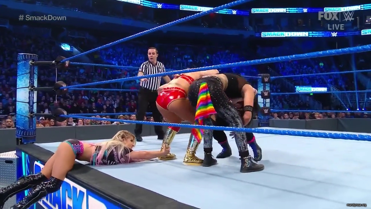 WWE_Friday_Night_SmackDown_2019_12_13_720p_HDTV_x264-NWCHD_mp40224.jpg