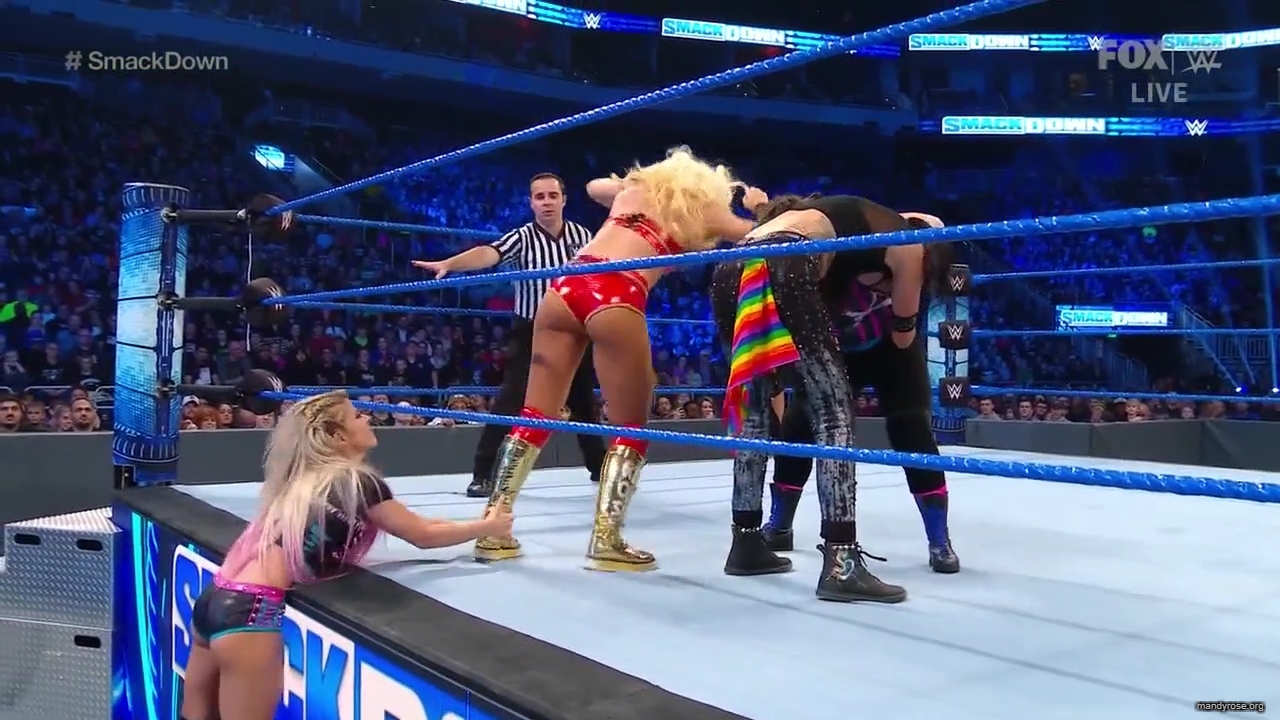 WWE_Friday_Night_SmackDown_2019_12_13_720p_HDTV_x264-NWCHD_mp40225.jpg