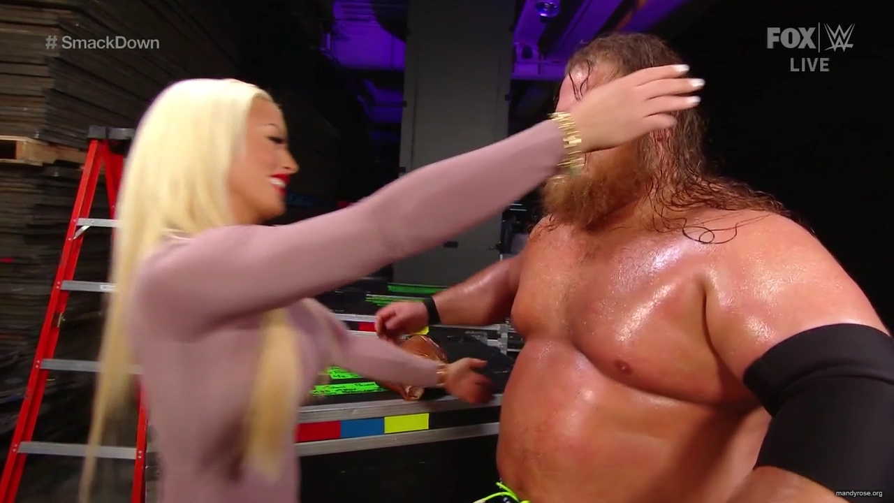WWE_Friday_Night_SmackDown_2019_12_20_720p_HDTV_x264-NWCHD_mp40089.jpg