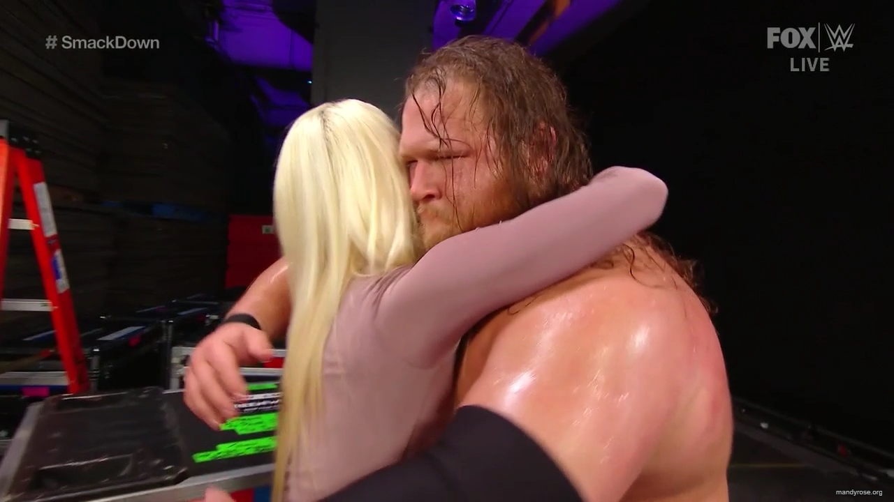 WWE_Friday_Night_SmackDown_2019_12_20_720p_HDTV_x264-NWCHD_mp40090.jpg