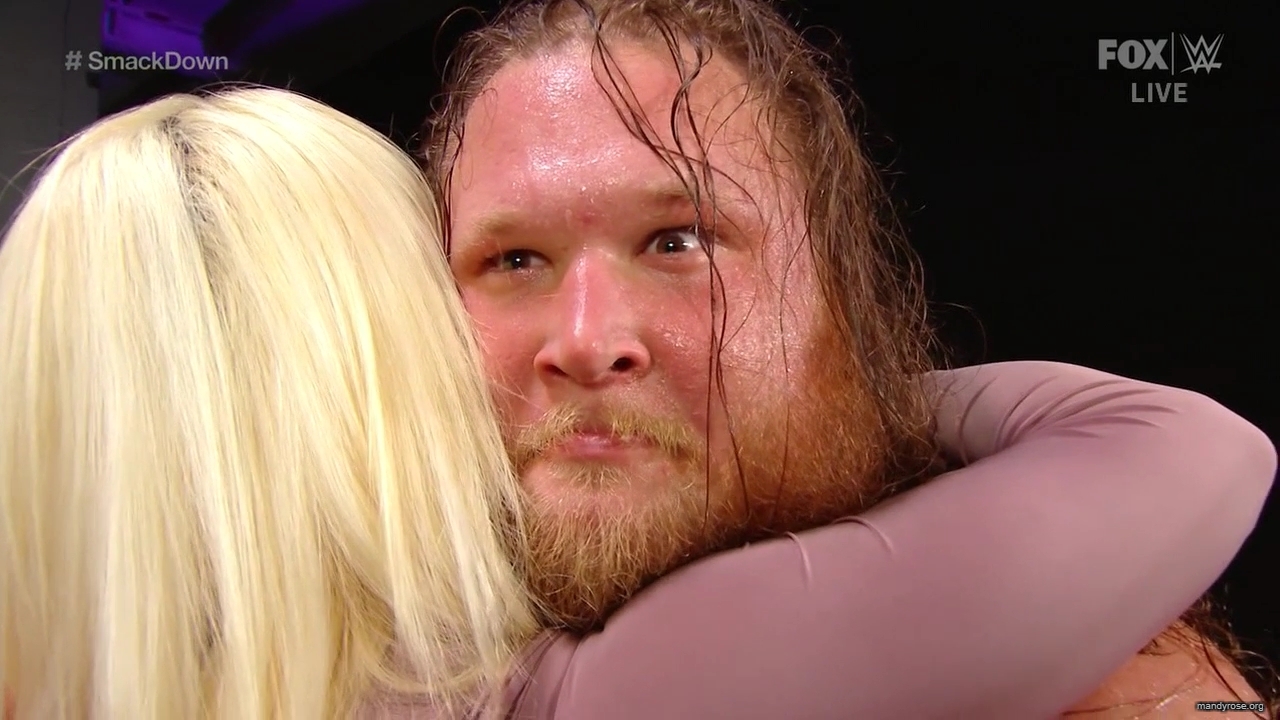 WWE_Friday_Night_SmackDown_2019_12_20_720p_HDTV_x264-NWCHD_mp40093.jpg