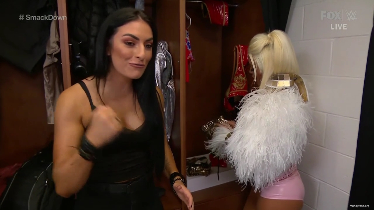 WWE_Friday_Night_SmackDown_2020_01_10_720p_HDTV_x264-NWCHD_mp40044.jpg