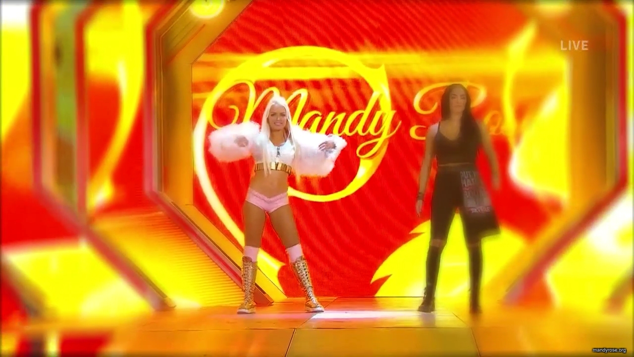 WWE_Friday_Night_SmackDown_2020_01_10_720p_HDTV_x264-NWCHD_mp40159.jpg