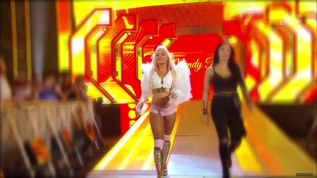 WWE_Friday_Night_SmackDown_2020_01_10_720p_HDTV_x264-NWCHD_mp40173.jpg
