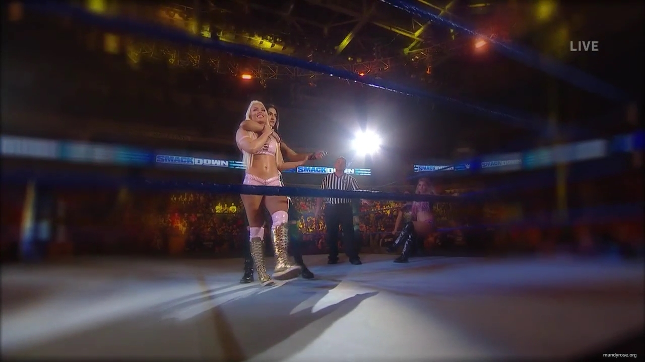 WWE_Friday_Night_SmackDown_2020_01_10_720p_HDTV_x264-NWCHD_mp40204.jpg