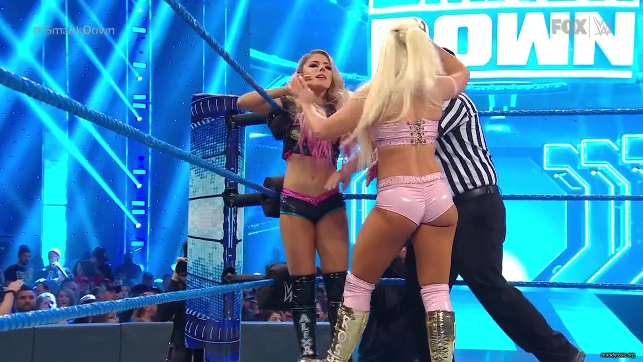 WWE_Friday_Night_SmackDown_2020_01_10_720p_HDTV_x264-NWCHD_mp40231.jpg