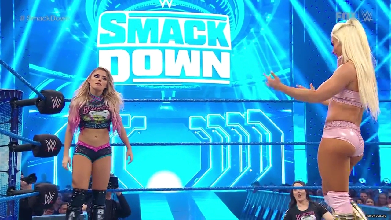WWE_Friday_Night_SmackDown_2020_01_10_720p_HDTV_x264-NWCHD_mp40236.jpg