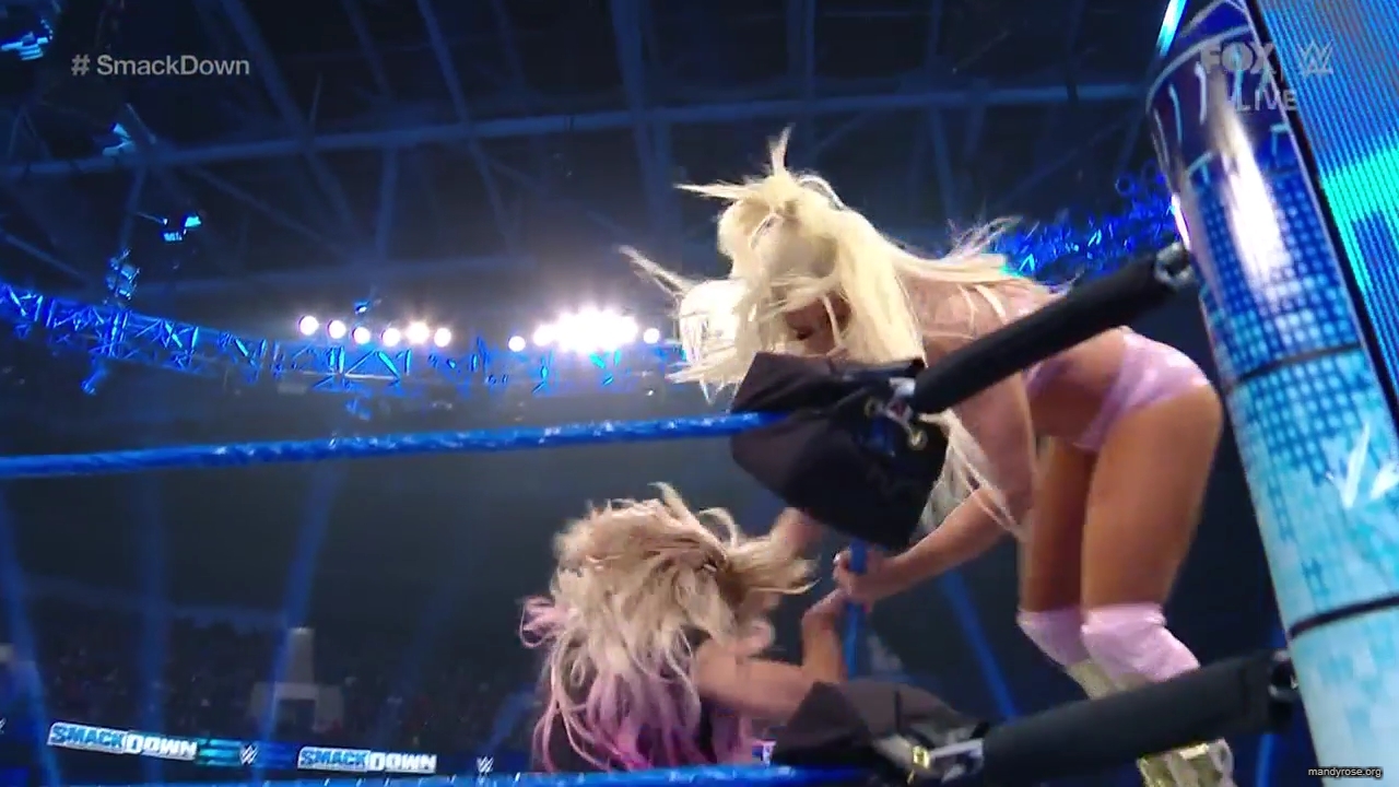 WWE_Friday_Night_SmackDown_2020_01_10_720p_HDTV_x264-NWCHD_mp40305.jpg