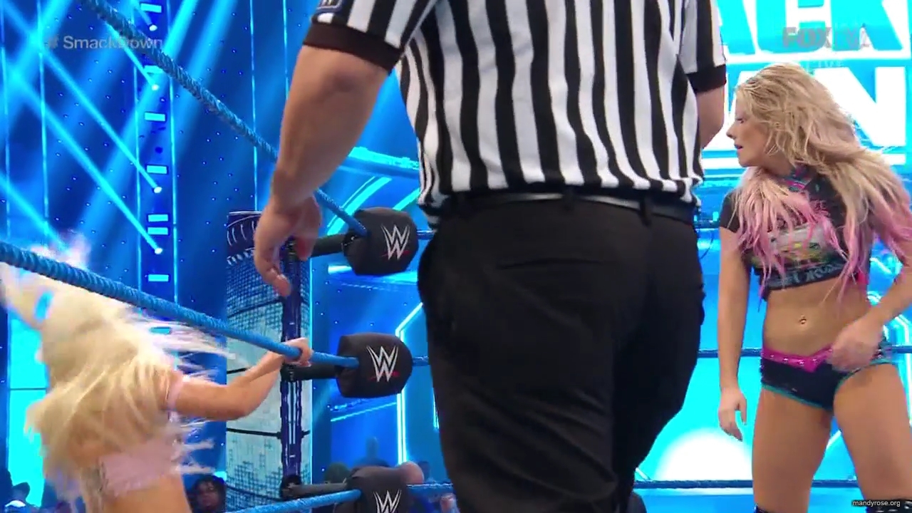 WWE_Friday_Night_SmackDown_2020_01_10_720p_HDTV_x264-NWCHD_mp40311.jpg