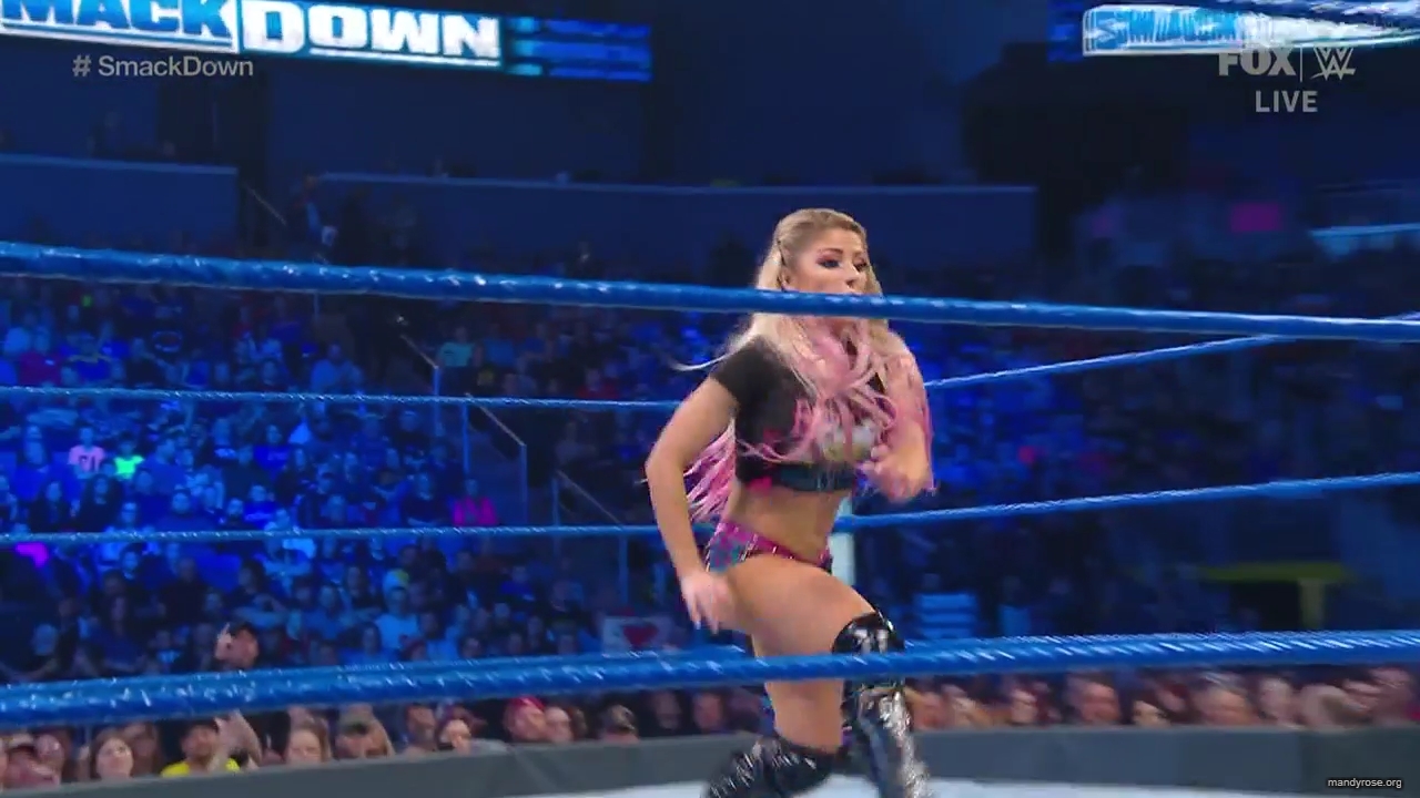 WWE_Friday_Night_SmackDown_2020_01_10_720p_HDTV_x264-NWCHD_mp40318.jpg
