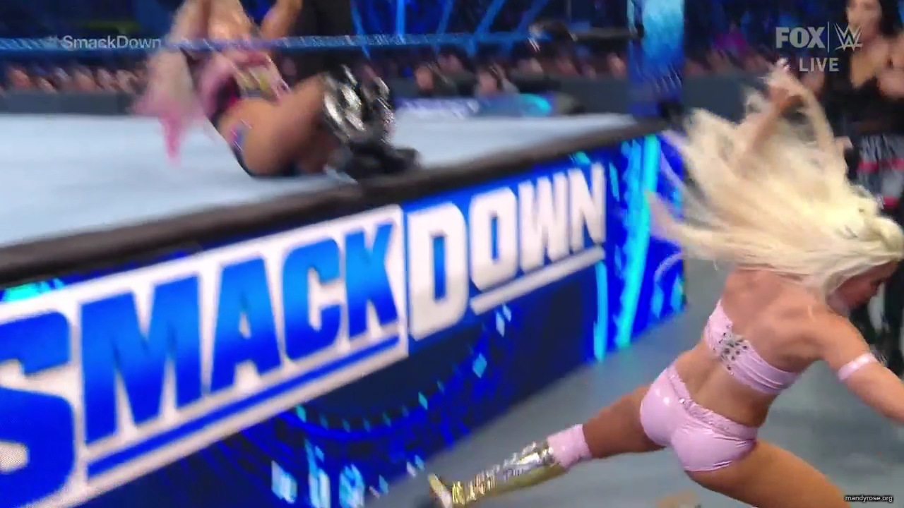 WWE_Friday_Night_SmackDown_2020_01_10_720p_HDTV_x264-NWCHD_mp40319.jpg