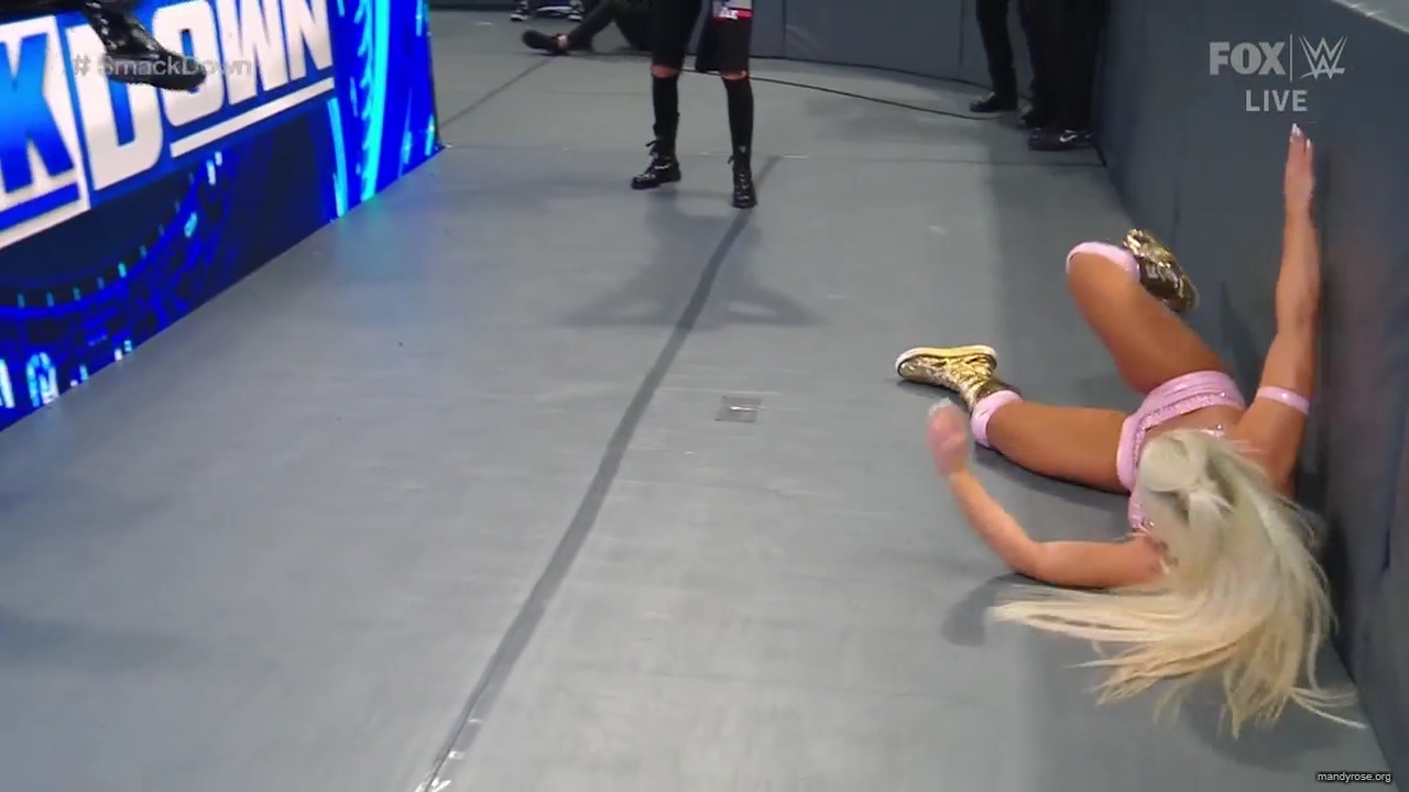 WWE_Friday_Night_SmackDown_2020_01_10_720p_HDTV_x264-NWCHD_mp40320.jpg