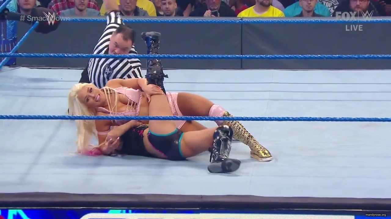 WWE_Friday_Night_SmackDown_2020_01_10_720p_HDTV_x264-NWCHD_mp40341.jpg