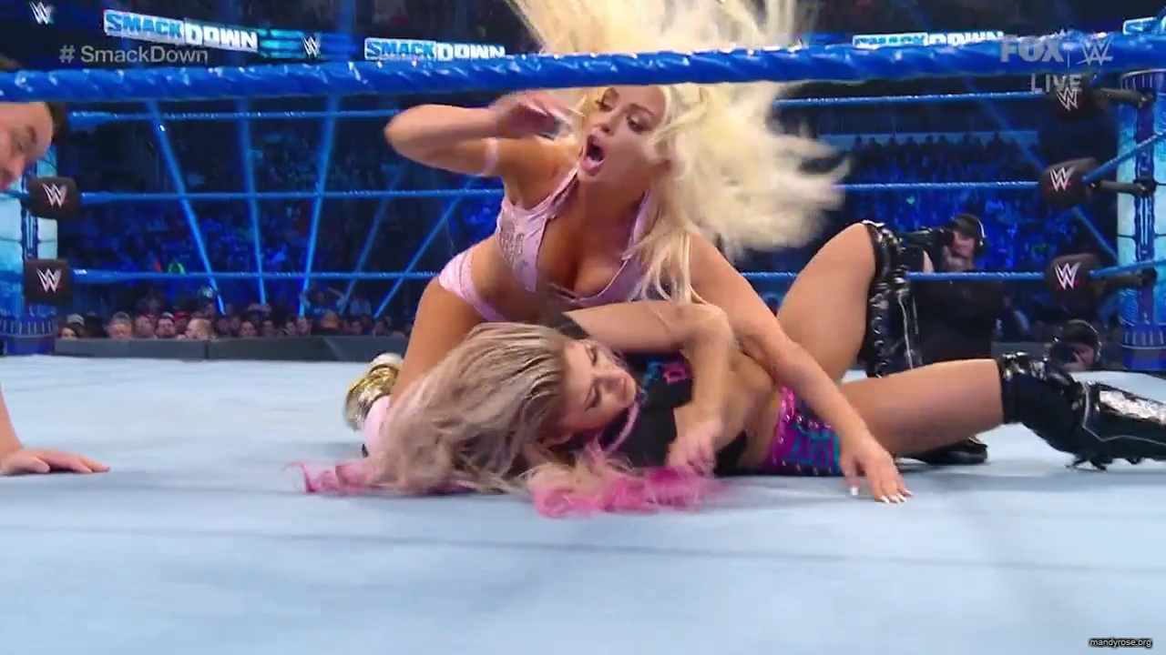 WWE_Friday_Night_SmackDown_2020_01_10_720p_HDTV_x264-NWCHD_mp40342.jpg