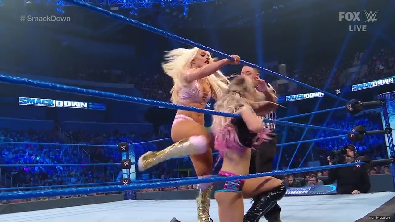 WWE_Friday_Night_SmackDown_2020_01_10_720p_HDTV_x264-NWCHD_mp40361.jpg