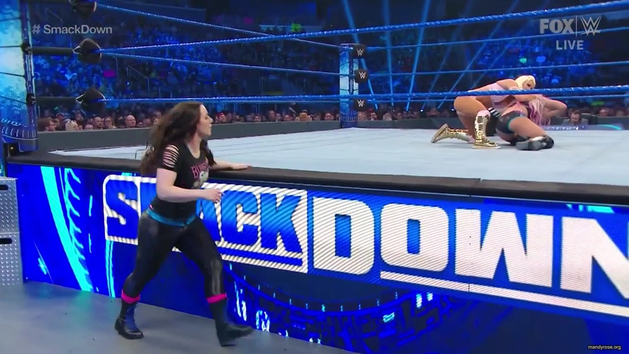WWE_Friday_Night_SmackDown_2020_01_10_720p_HDTV_x264-NWCHD_mp40376.jpg
