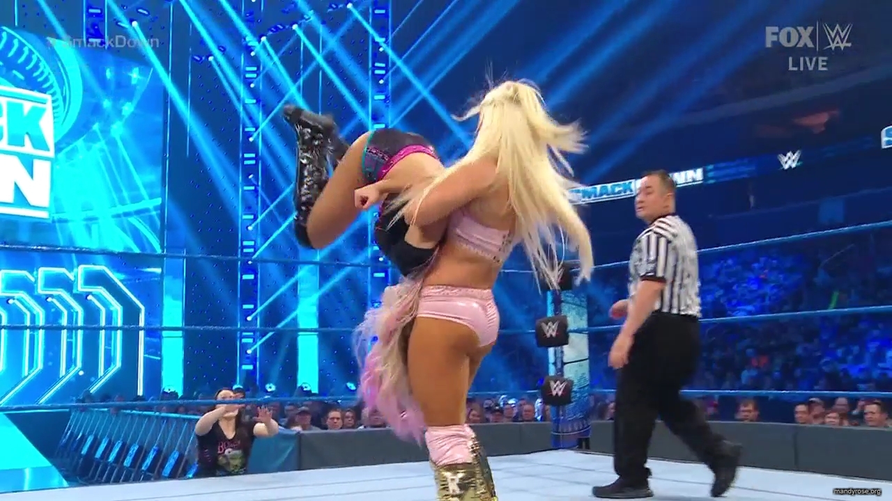 WWE_Friday_Night_SmackDown_2020_01_10_720p_HDTV_x264-NWCHD_mp40398.jpg