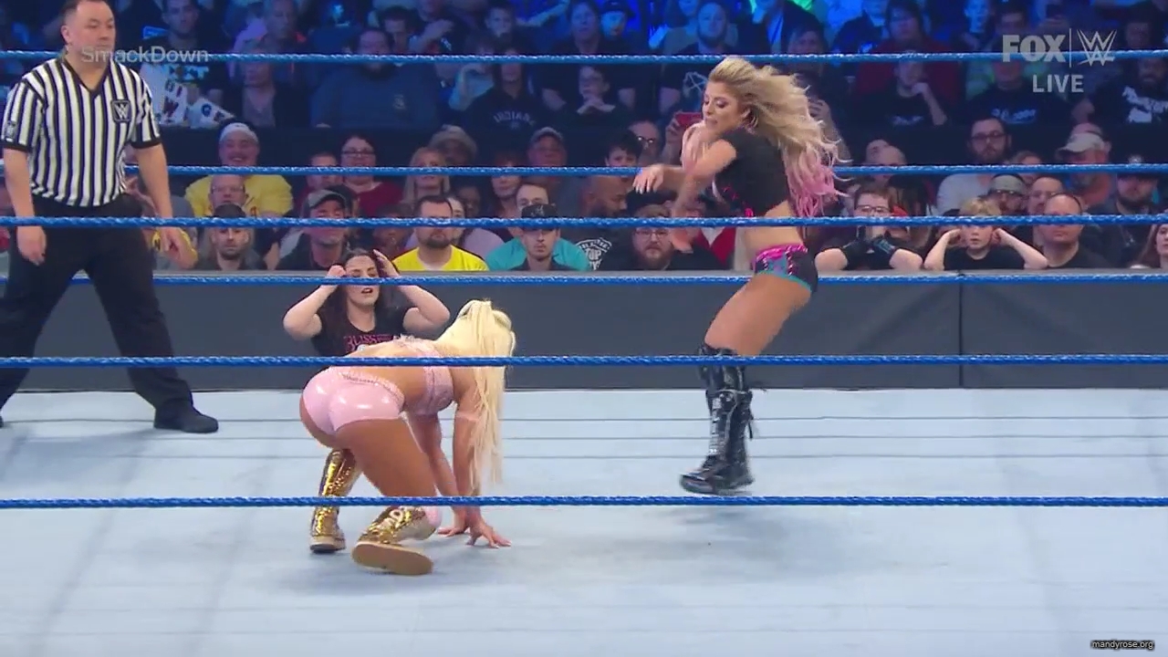 WWE_Friday_Night_SmackDown_2020_01_10_720p_HDTV_x264-NWCHD_mp40419.jpg