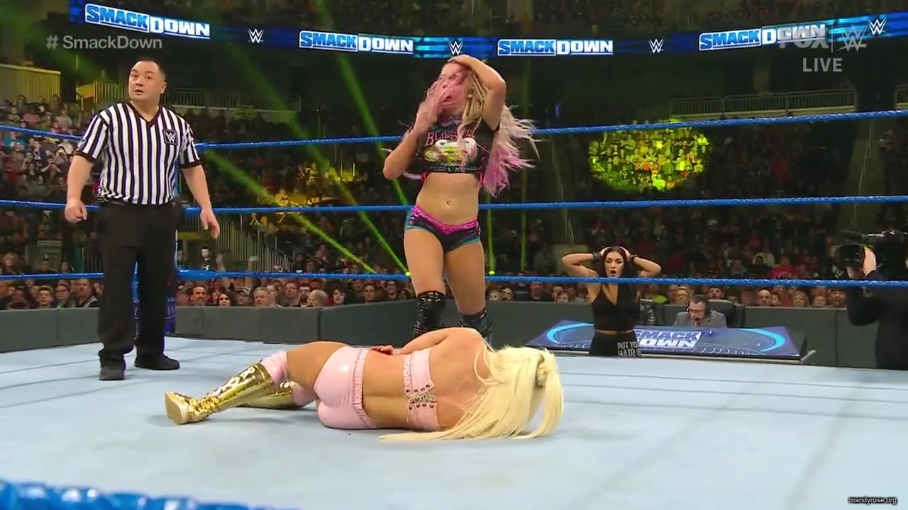 WWE_Friday_Night_SmackDown_2020_01_10_720p_HDTV_x264-NWCHD_mp40437.jpg