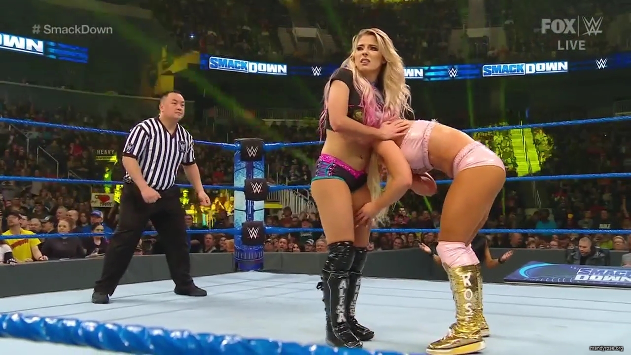 WWE_Friday_Night_SmackDown_2020_01_10_720p_HDTV_x264-NWCHD_mp40449.jpg