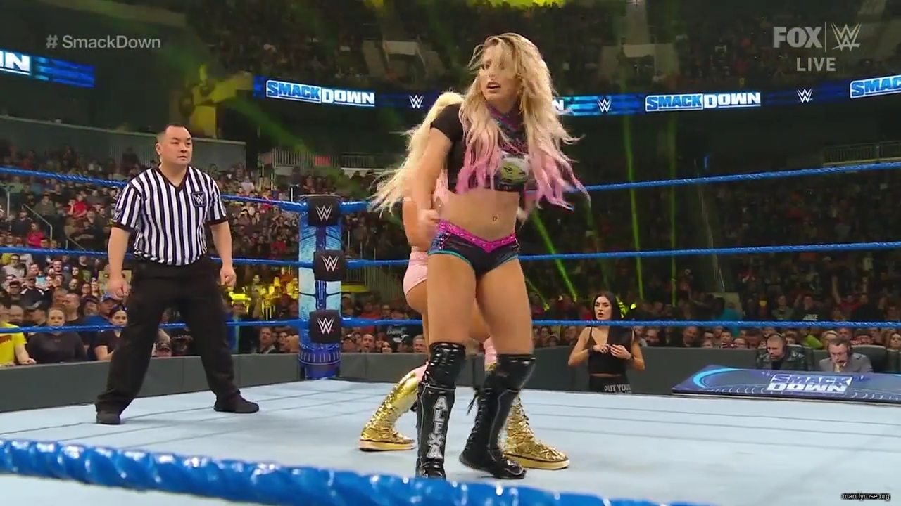 WWE_Friday_Night_SmackDown_2020_01_10_720p_HDTV_x264-NWCHD_mp40451.jpg
