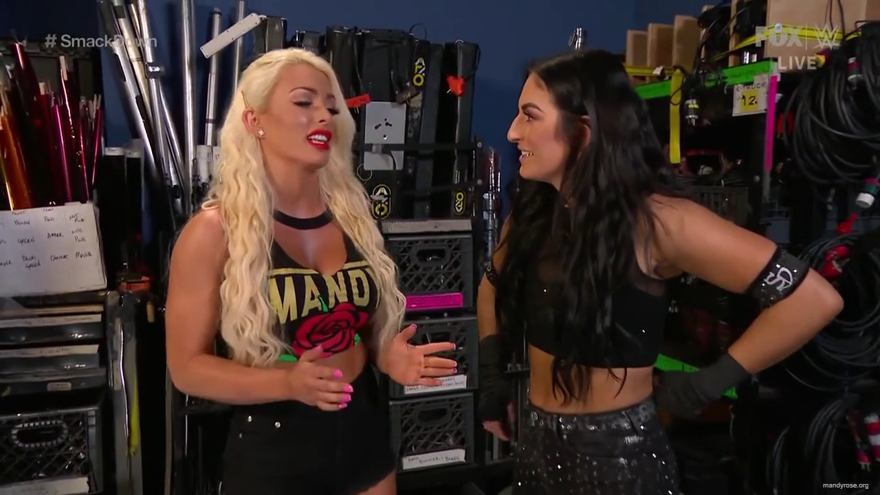WWE_Friday_Night_SmackDown_2020_01_17_720p_HDTV_x264-NWCHD_mp40020.jpg