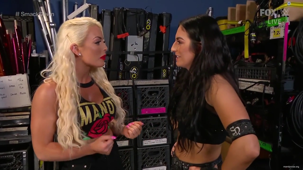 WWE_Friday_Night_SmackDown_2020_01_17_720p_HDTV_x264-NWCHD_mp40021.jpg