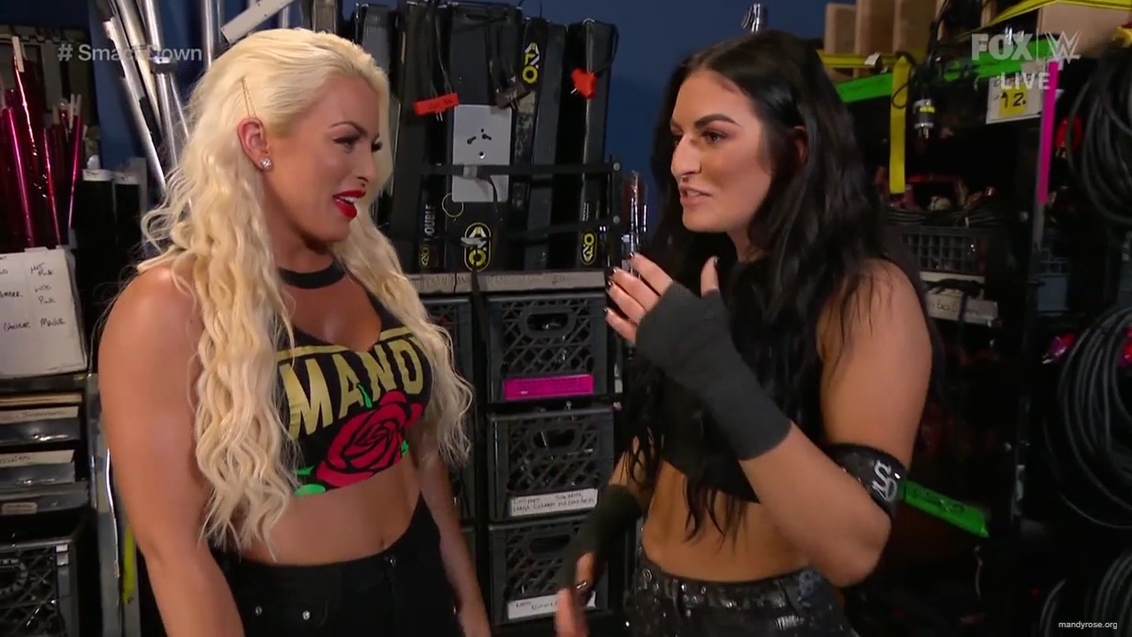 WWE_Friday_Night_SmackDown_2020_01_17_720p_HDTV_x264-NWCHD_mp40026.jpg