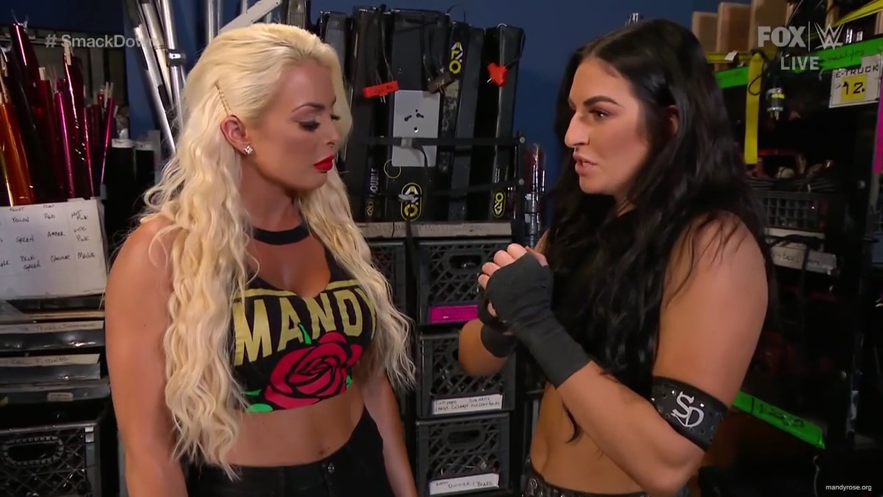 WWE_Friday_Night_SmackDown_2020_01_17_720p_HDTV_x264-NWCHD_mp40029.jpg