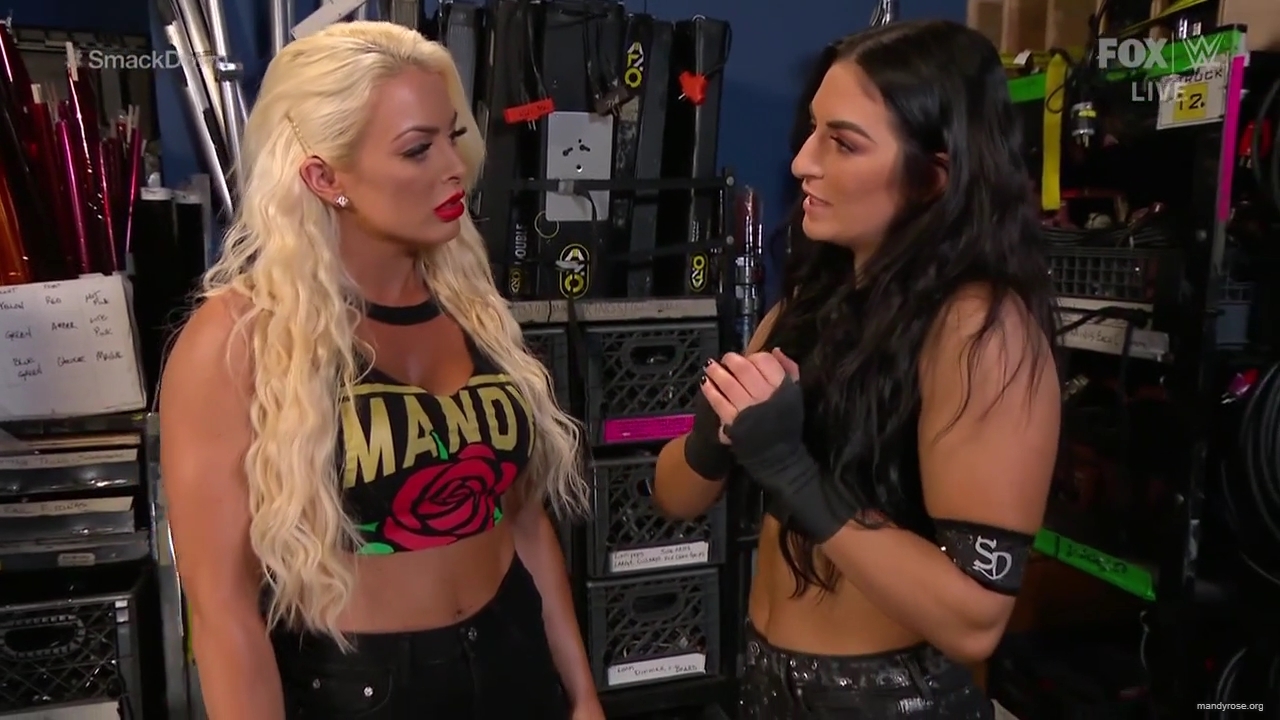 WWE_Friday_Night_SmackDown_2020_01_17_720p_HDTV_x264-NWCHD_mp40030.jpg