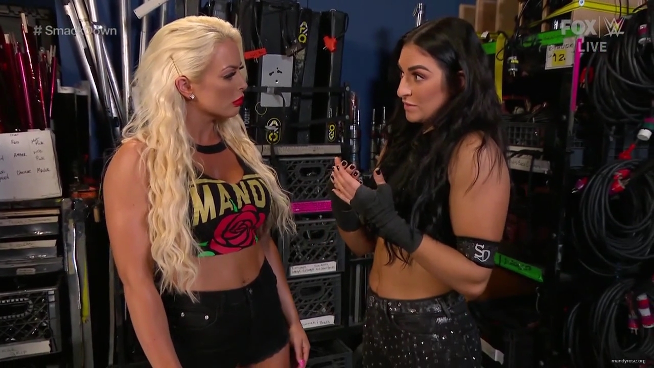 WWE_Friday_Night_SmackDown_2020_01_17_720p_HDTV_x264-NWCHD_mp40031.jpg