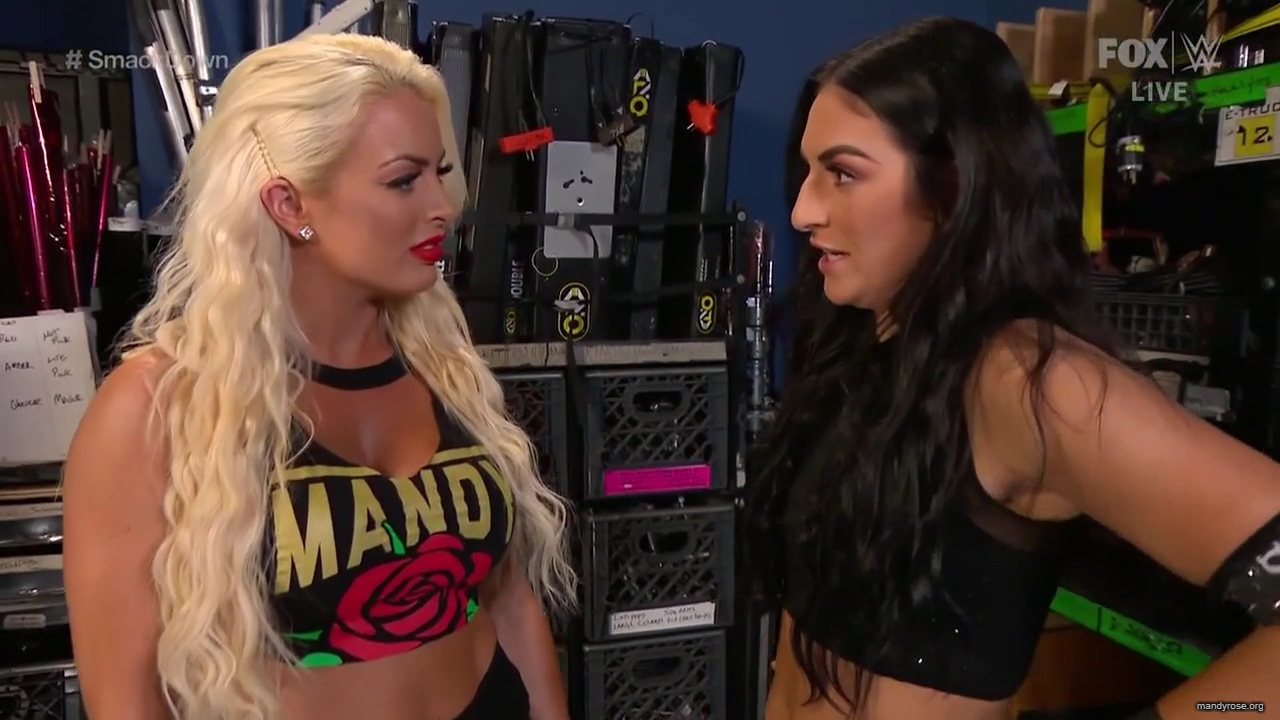 WWE_Friday_Night_SmackDown_2020_01_17_720p_HDTV_x264-NWCHD_mp40033.jpg