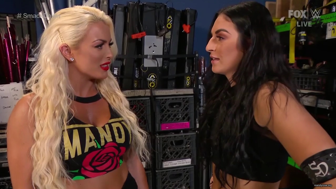 WWE_Friday_Night_SmackDown_2020_01_17_720p_HDTV_x264-NWCHD_mp40034.jpg