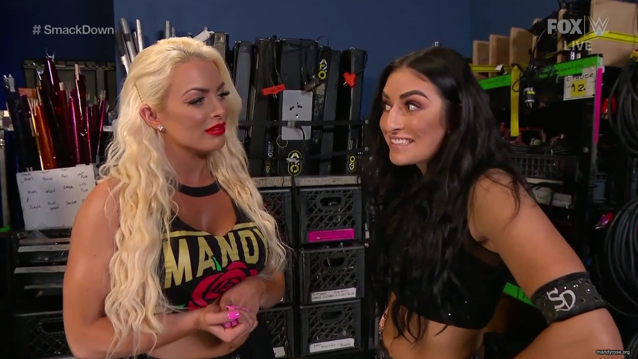 WWE_Friday_Night_SmackDown_2020_01_17_720p_HDTV_x264-NWCHD_mp40045.jpg