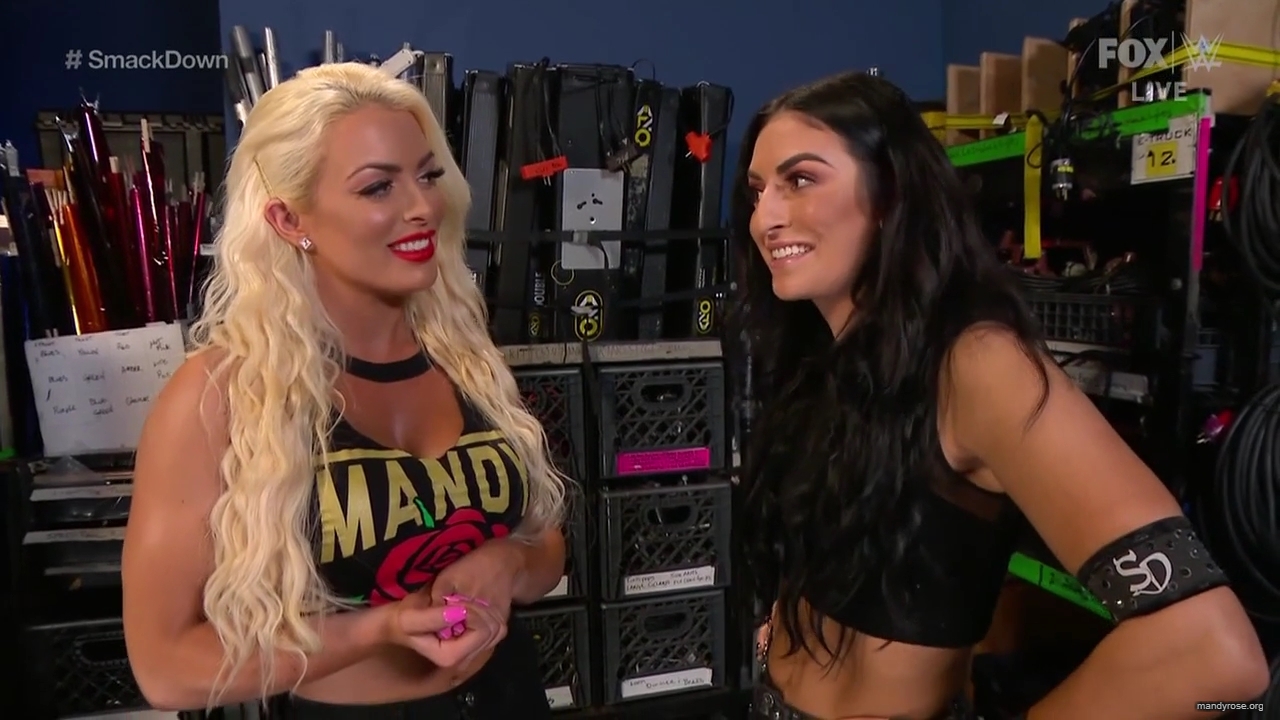 WWE_Friday_Night_SmackDown_2020_01_17_720p_HDTV_x264-NWCHD_mp40046.jpg