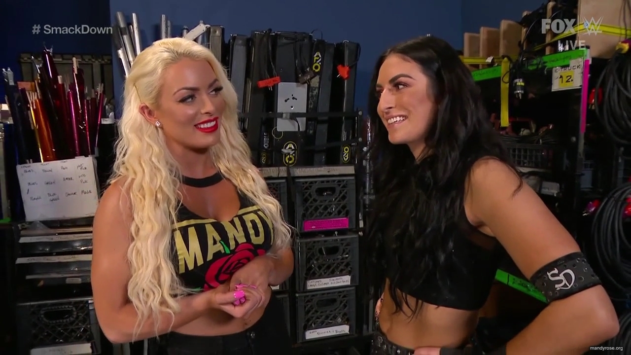 WWE_Friday_Night_SmackDown_2020_01_17_720p_HDTV_x264-NWCHD_mp40047.jpg