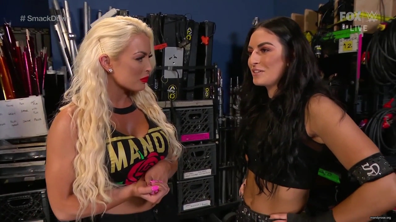 WWE_Friday_Night_SmackDown_2020_01_17_720p_HDTV_x264-NWCHD_mp40049.jpg
