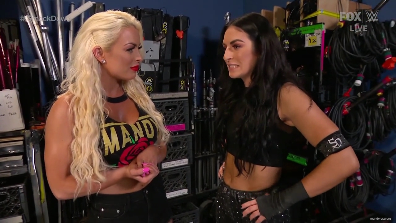 WWE_Friday_Night_SmackDown_2020_01_17_720p_HDTV_x264-NWCHD_mp40050.jpg