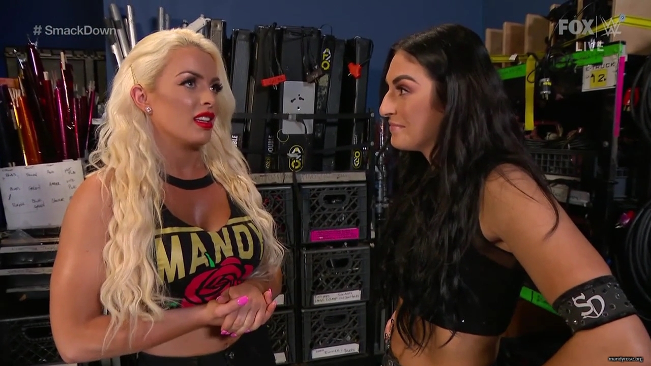 WWE_Friday_Night_SmackDown_2020_01_17_720p_HDTV_x264-NWCHD_mp40053.jpg