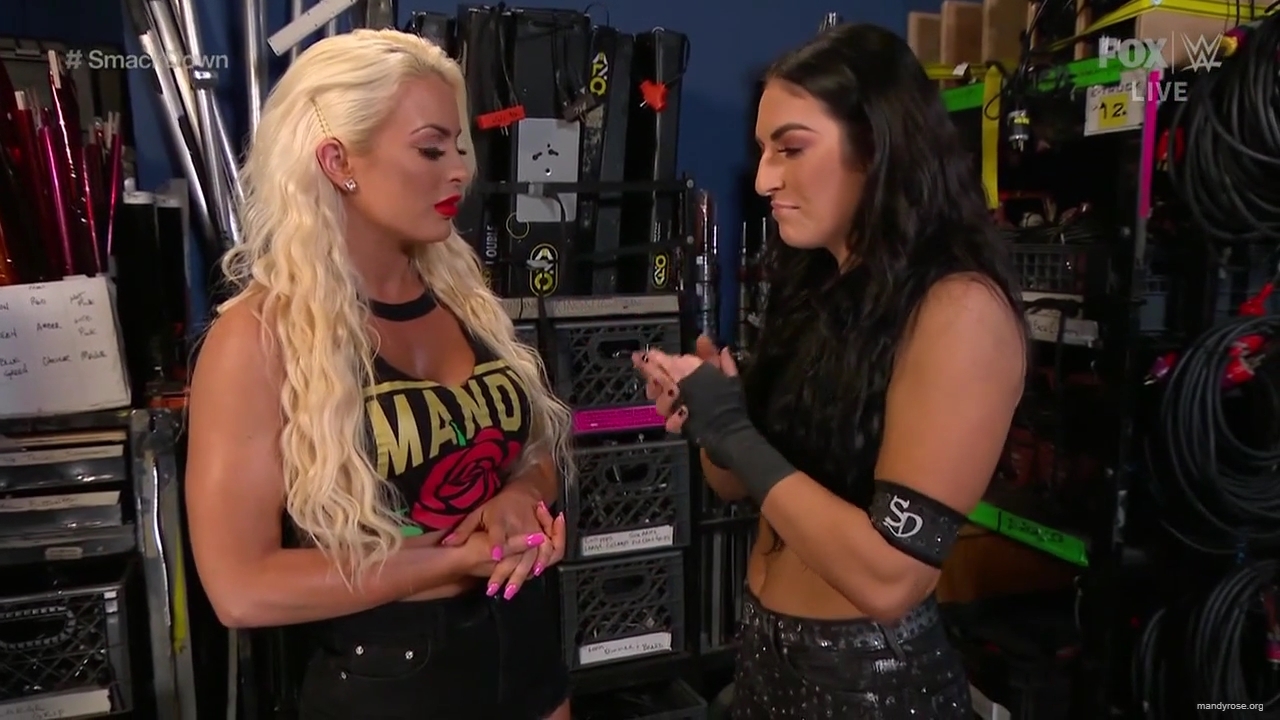 WWE_Friday_Night_SmackDown_2020_01_17_720p_HDTV_x264-NWCHD_mp40059.jpg