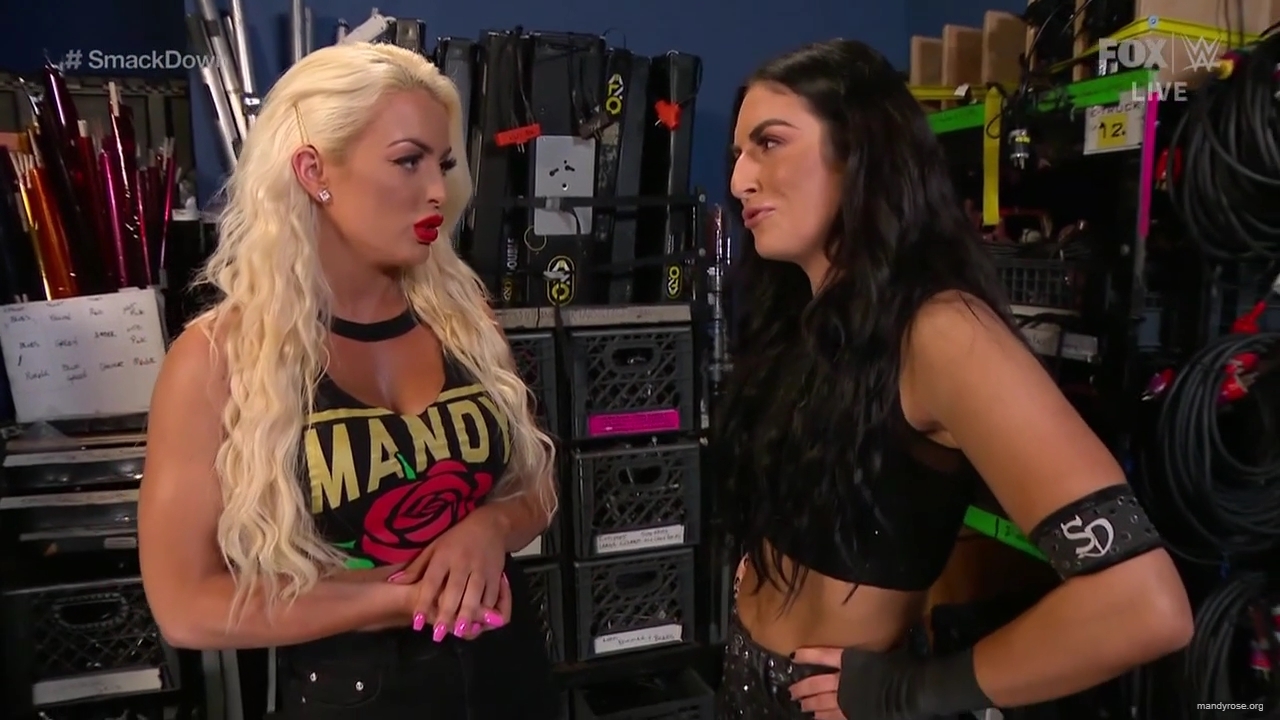 WWE_Friday_Night_SmackDown_2020_01_17_720p_HDTV_x264-NWCHD_mp40068.jpg