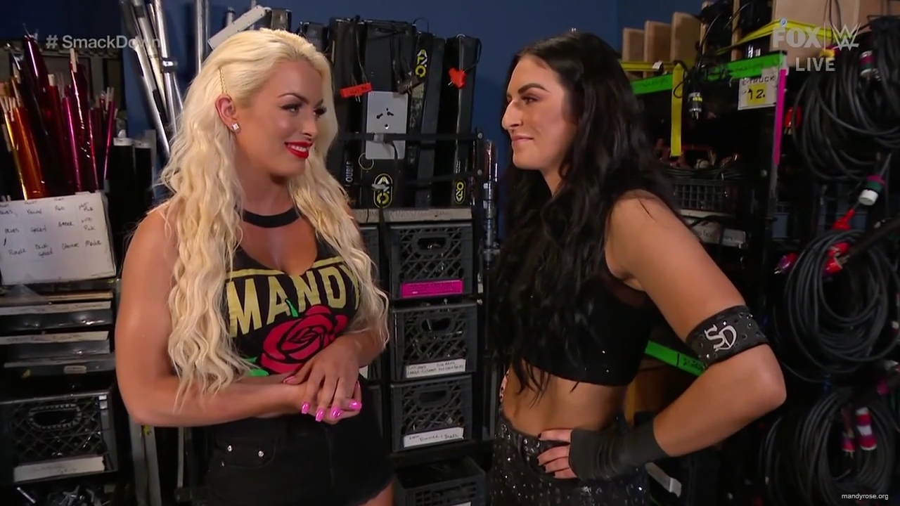 WWE_Friday_Night_SmackDown_2020_01_17_720p_HDTV_x264-NWCHD_mp40071.jpg