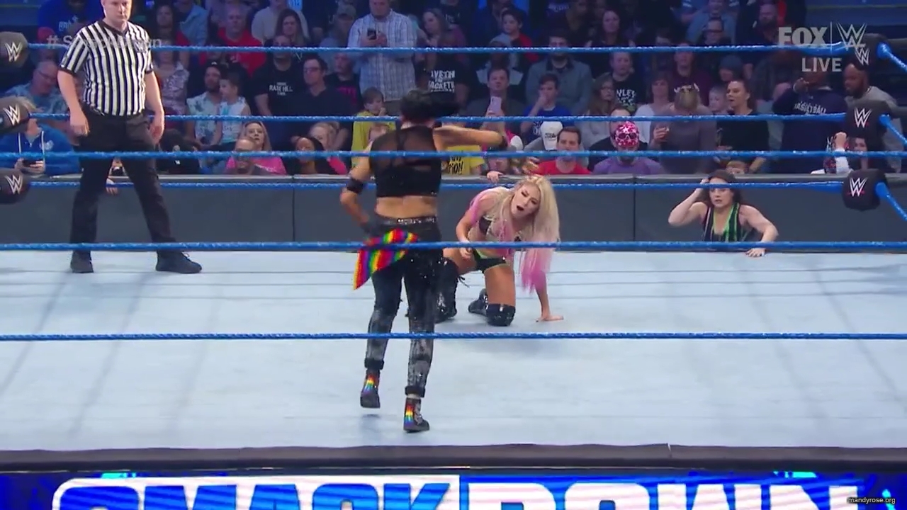 WWE_Friday_Night_SmackDown_2020_01_17_720p_HDTV_x264-NWCHD_mp40189.jpg