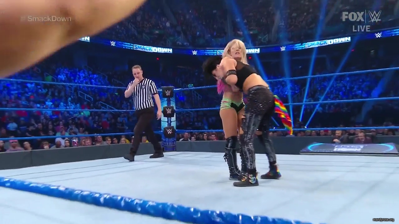 WWE_Friday_Night_SmackDown_2020_01_17_720p_HDTV_x264-NWCHD_mp40261.jpg