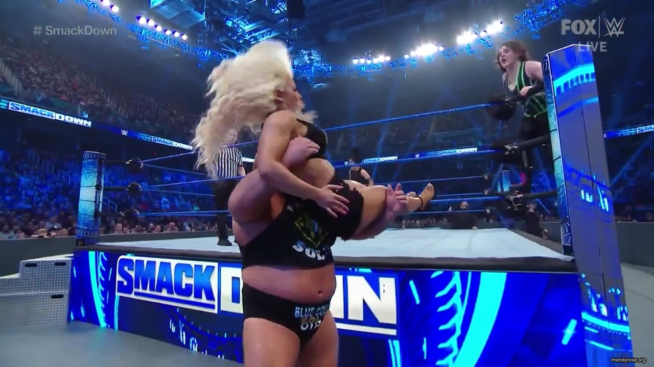 WWE_Friday_Night_SmackDown_2020_01_17_720p_HDTV_x264-NWCHD_mp40266.jpg